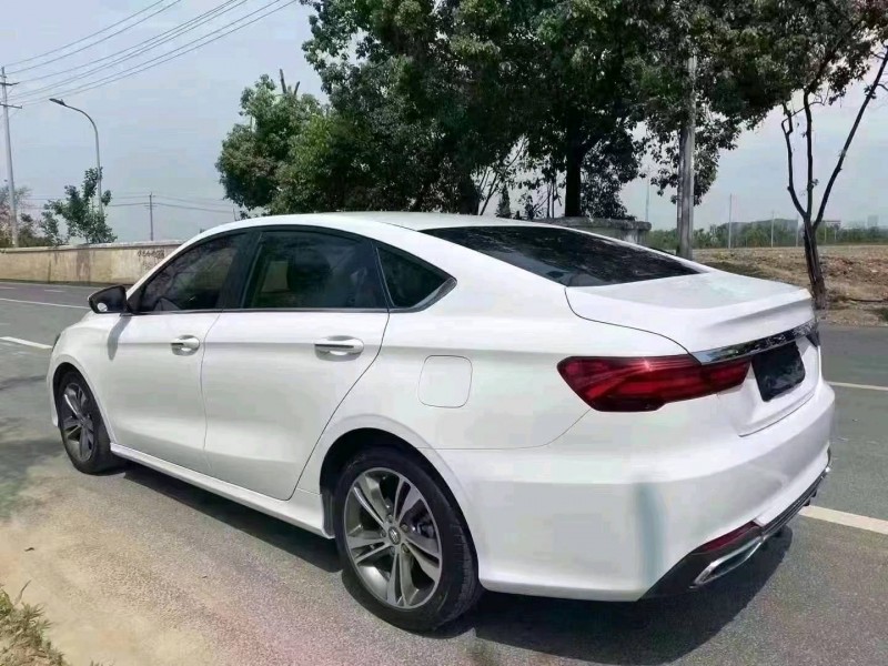 成都19年吉利缤瑞6