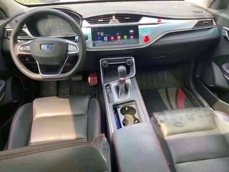 成都19年吉利缤瑞8