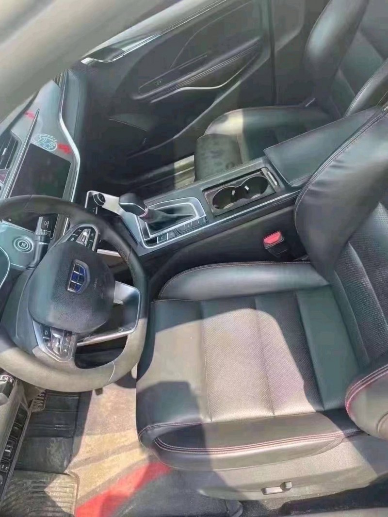 成都19年吉利缤瑞9