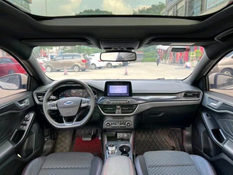 东莞20年福特福克斯3