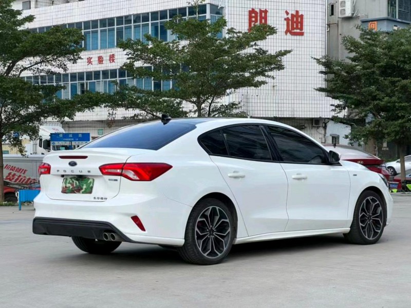 东莞20年福特福克斯8