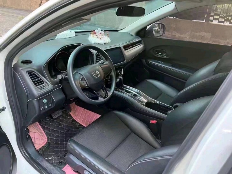 成都20年本田缤智4