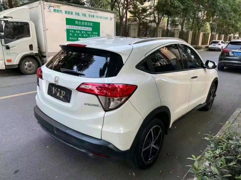 成都20年本田缤智9