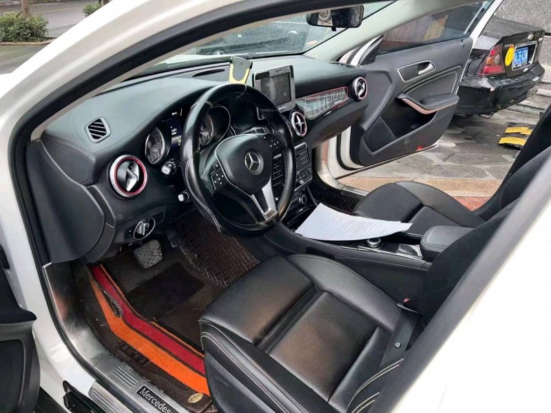 成都16年奔驰GLA4