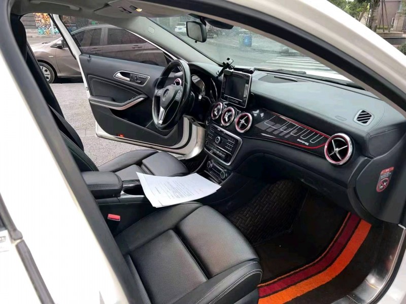 成都16年奔驰GLA6