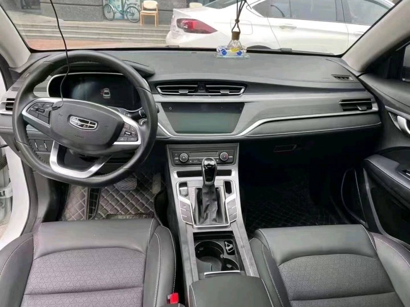 成都21年吉利帝豪6