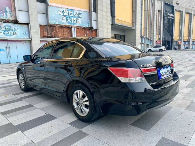 东莞12年本田雅阁4