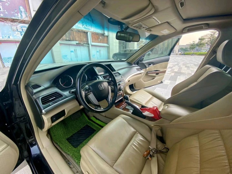 东莞12年本田雅阁6