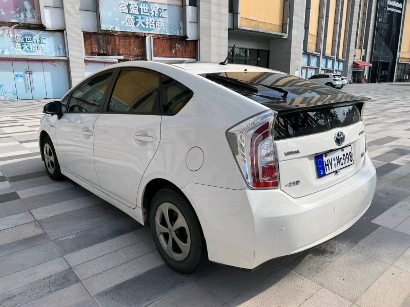 东莞13年丰田普锐斯5
