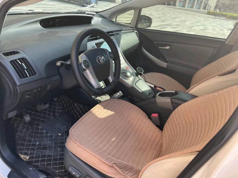 东莞13年丰田普锐斯8