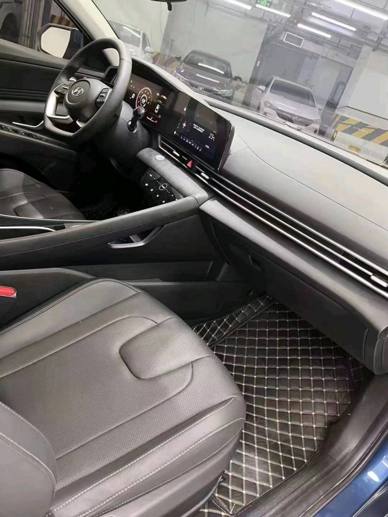 成都22年现代伊兰特8