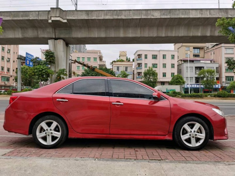 东莞13年丰田凯美瑞4