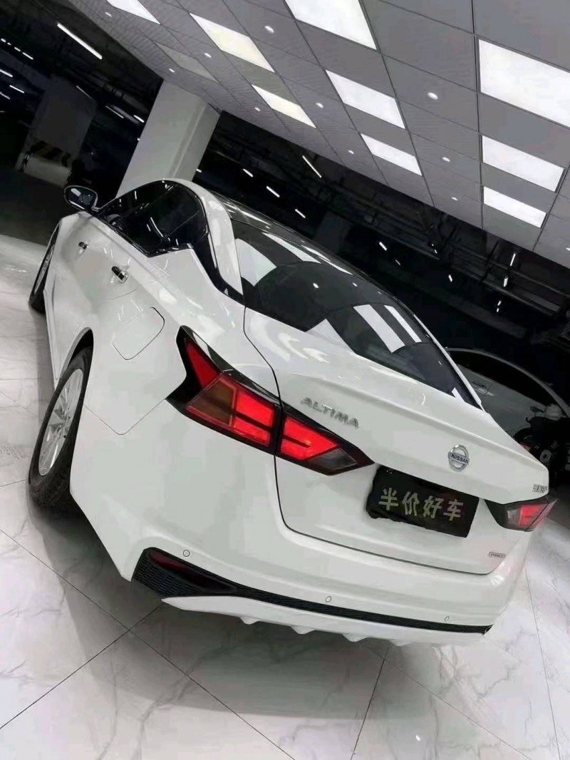 成都20年日产天籁4