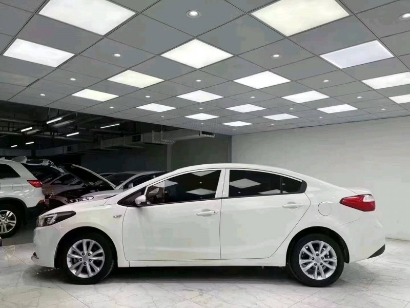 成都18年起亚K33