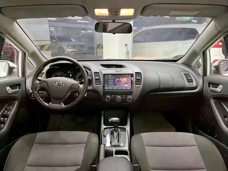 成都18年起亚K38