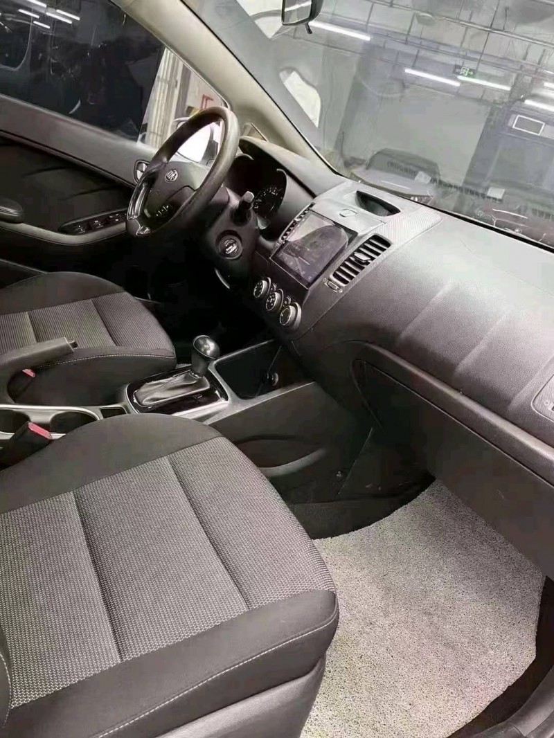 成都18年起亚K37