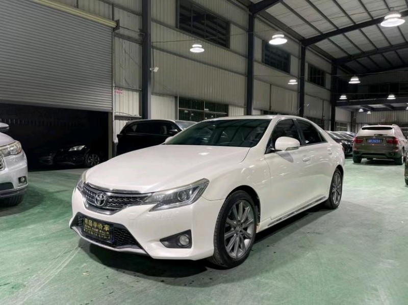 东莞16年丰田锐志2