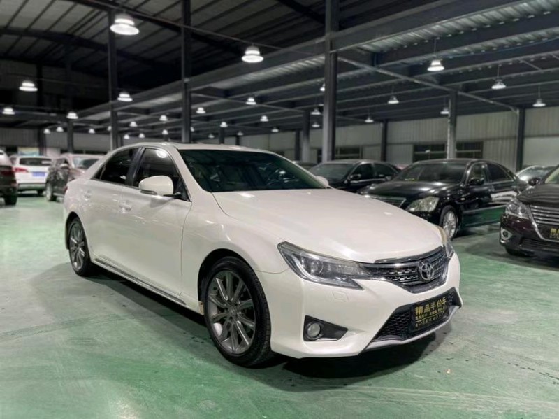 东莞16年丰田锐志3