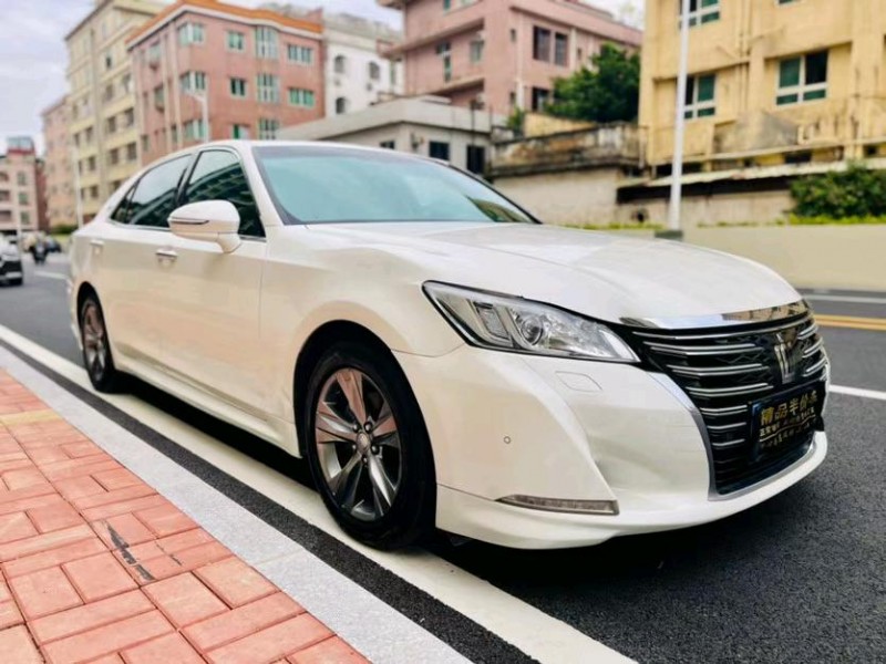 东莞16年丰田皇冠3