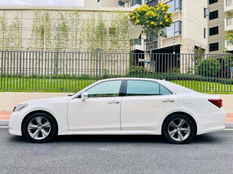 东莞16年丰田皇冠7