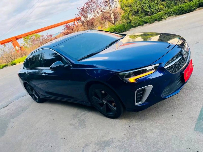 烟台21年别克君威8