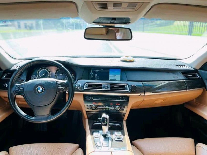 东莞11年宝马7系5