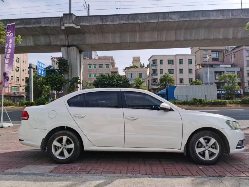 东莞15年大众朗逸4