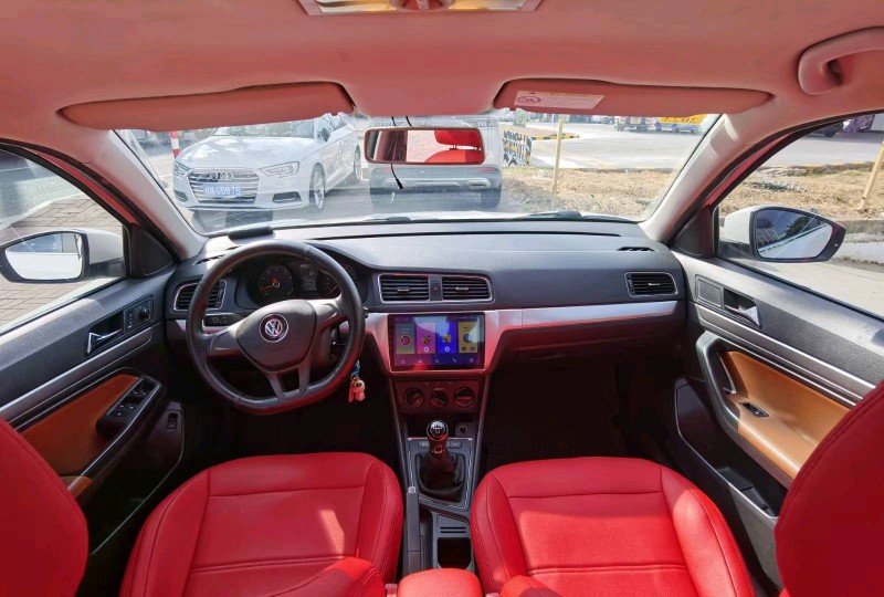 东莞15年大众朗逸8