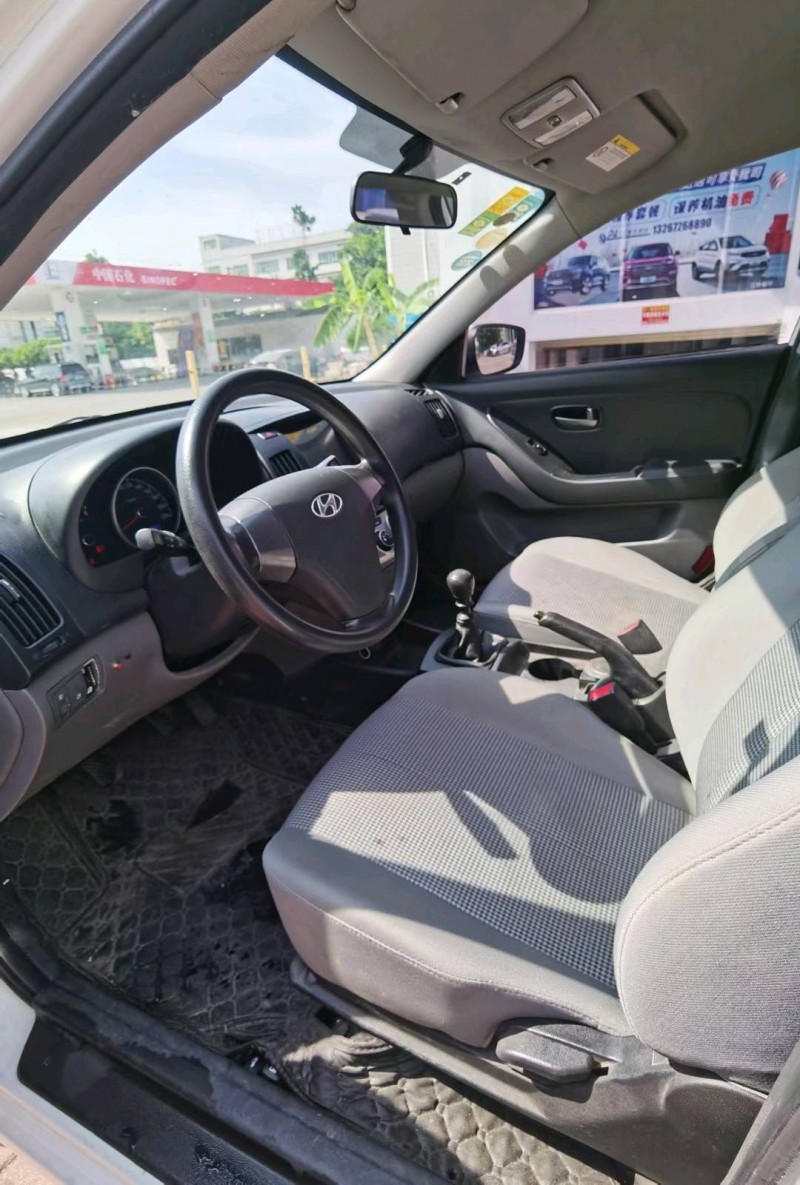 东莞18年现代悦动6