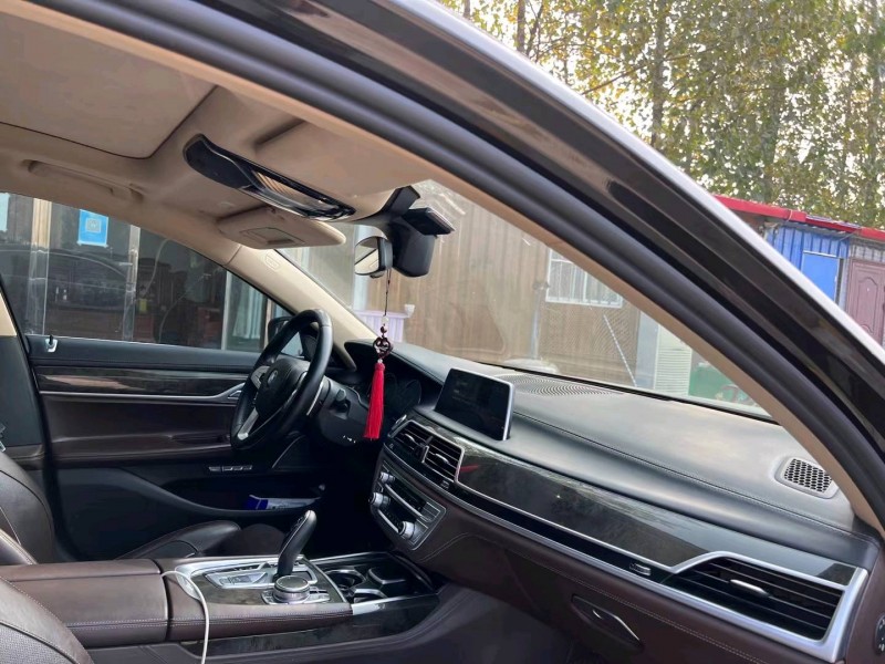 北京17年宝马7系3