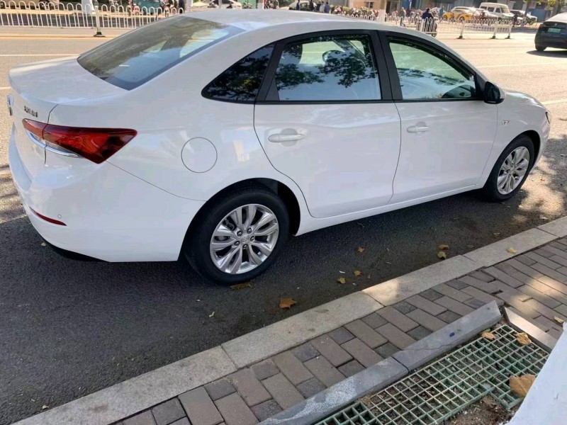 枣庄22年别克英朗9