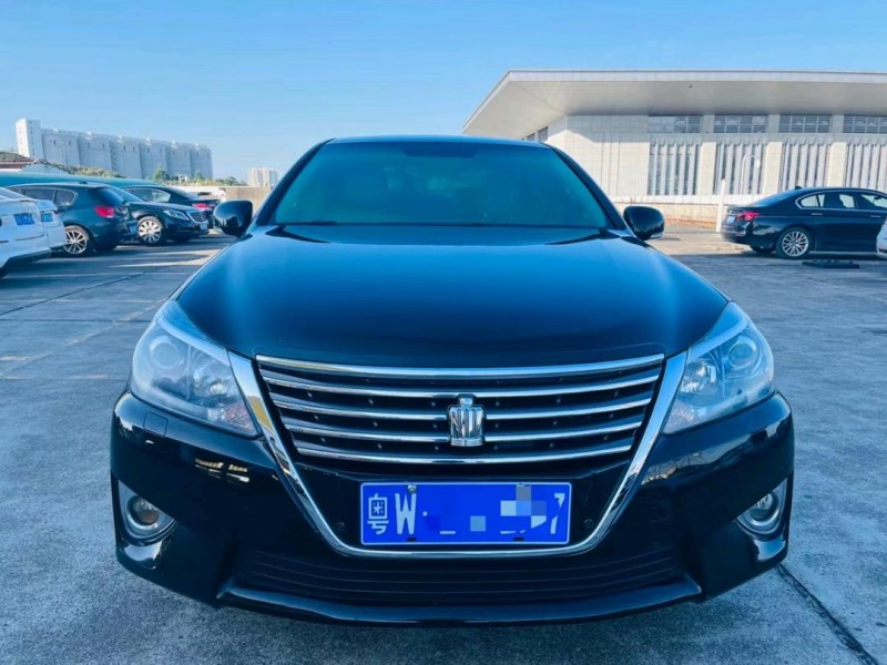 东莞13年丰田皇冠1