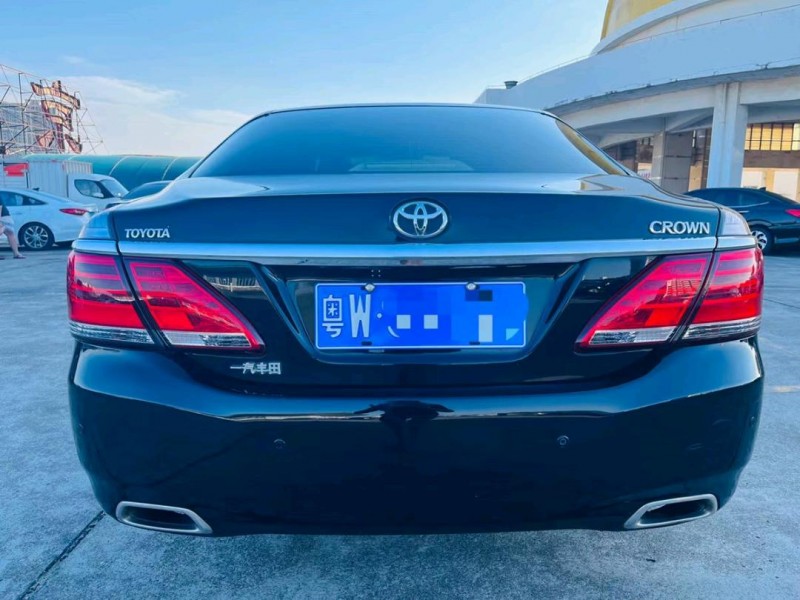 东莞13年丰田皇冠9