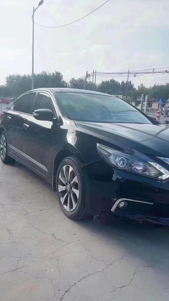 北京18年日产天籁4