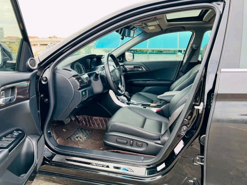 东莞16年本田雅阁4