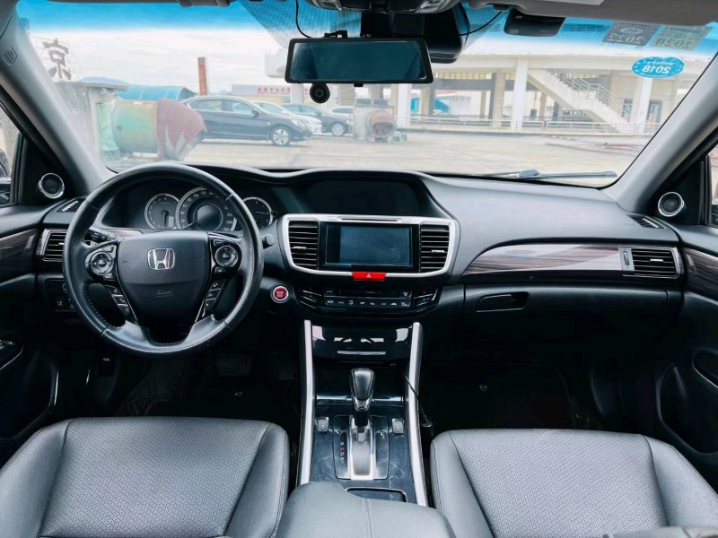 东莞16年本田雅阁5