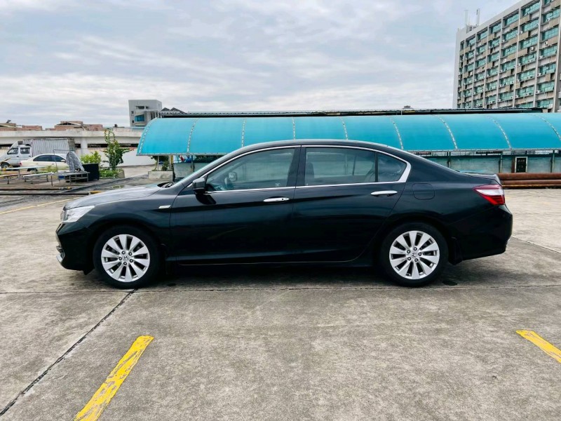 东莞16年本田雅阁8