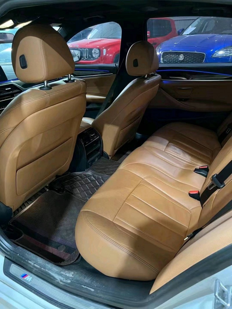 北京18年宝马5系3