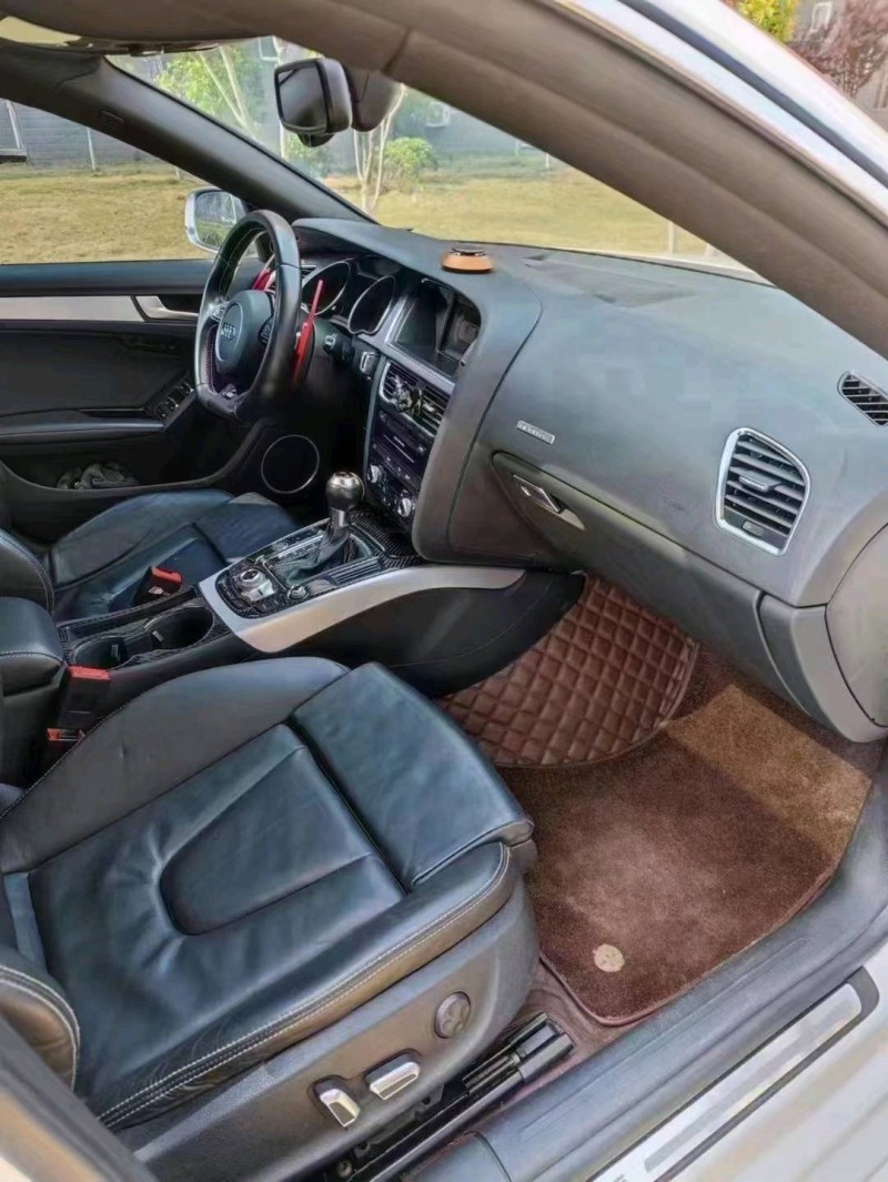 北京12年奥迪S73