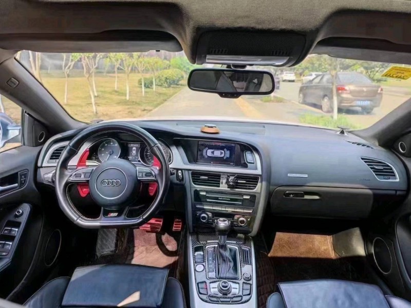 北京12年奥迪S77