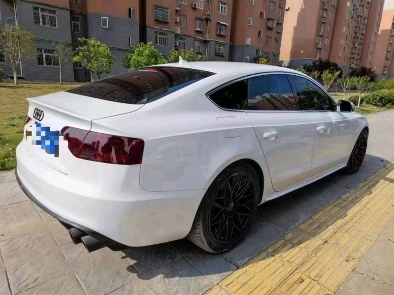 北京12年奥迪S78