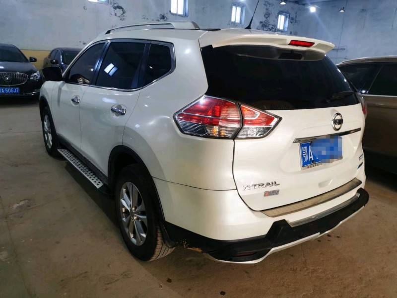 保定16年日产奇骏8