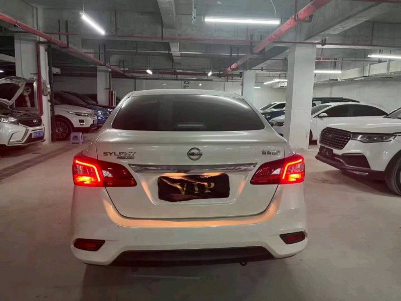 安顺21年日产轩逸4