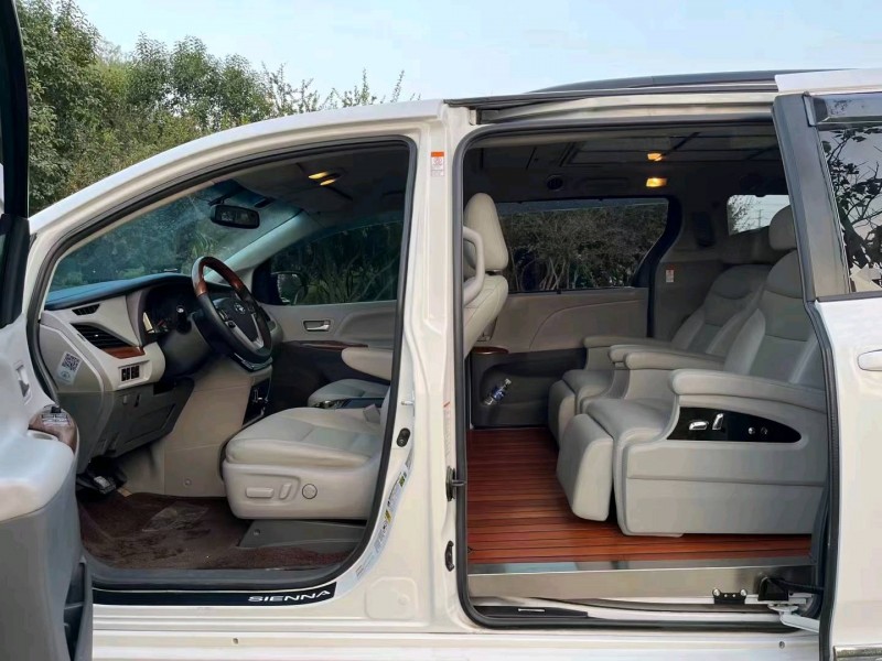 邯郸18年丰田塞纳2