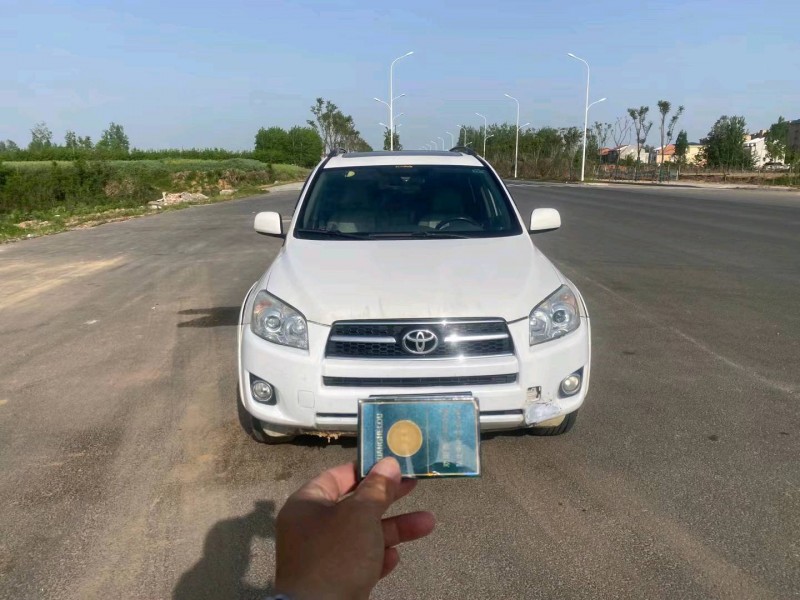 宜昌11年豐田RAV4榮放1