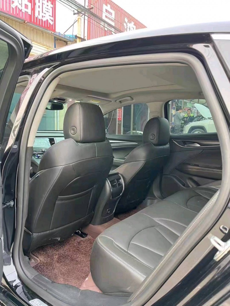 邯郸21年别克君越2