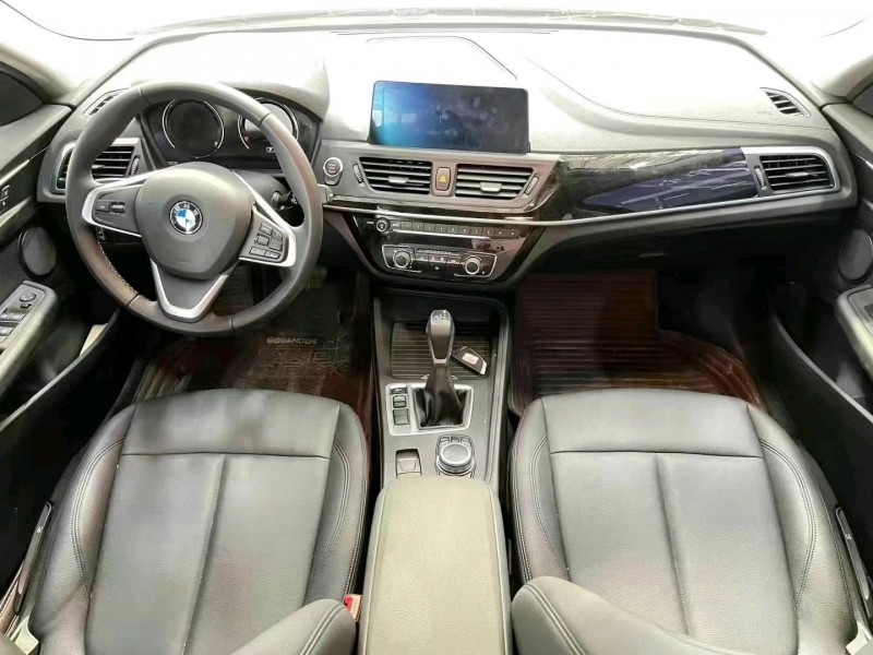 济宁19年宝马1系5