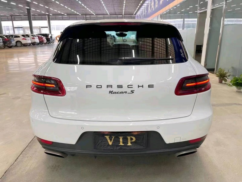 济宁15年保时捷Macan1