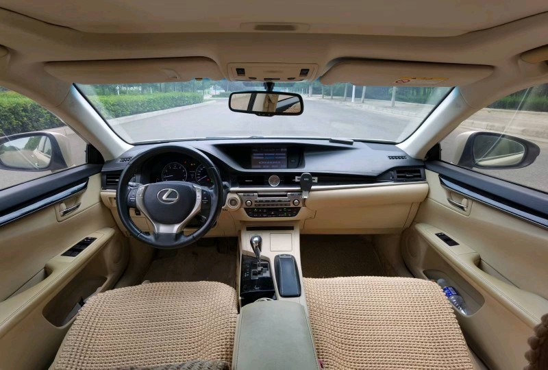 东莞14年雷克萨斯ES8