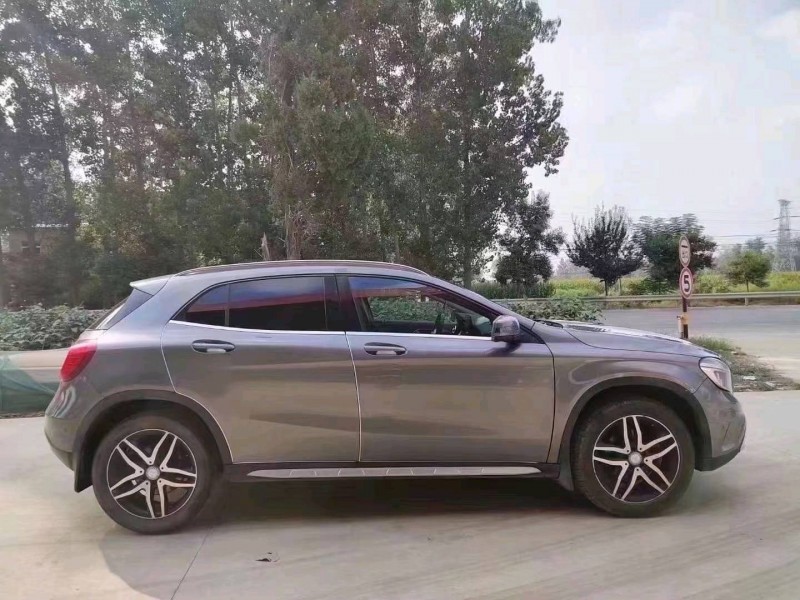 北京17年奔驰GLA3